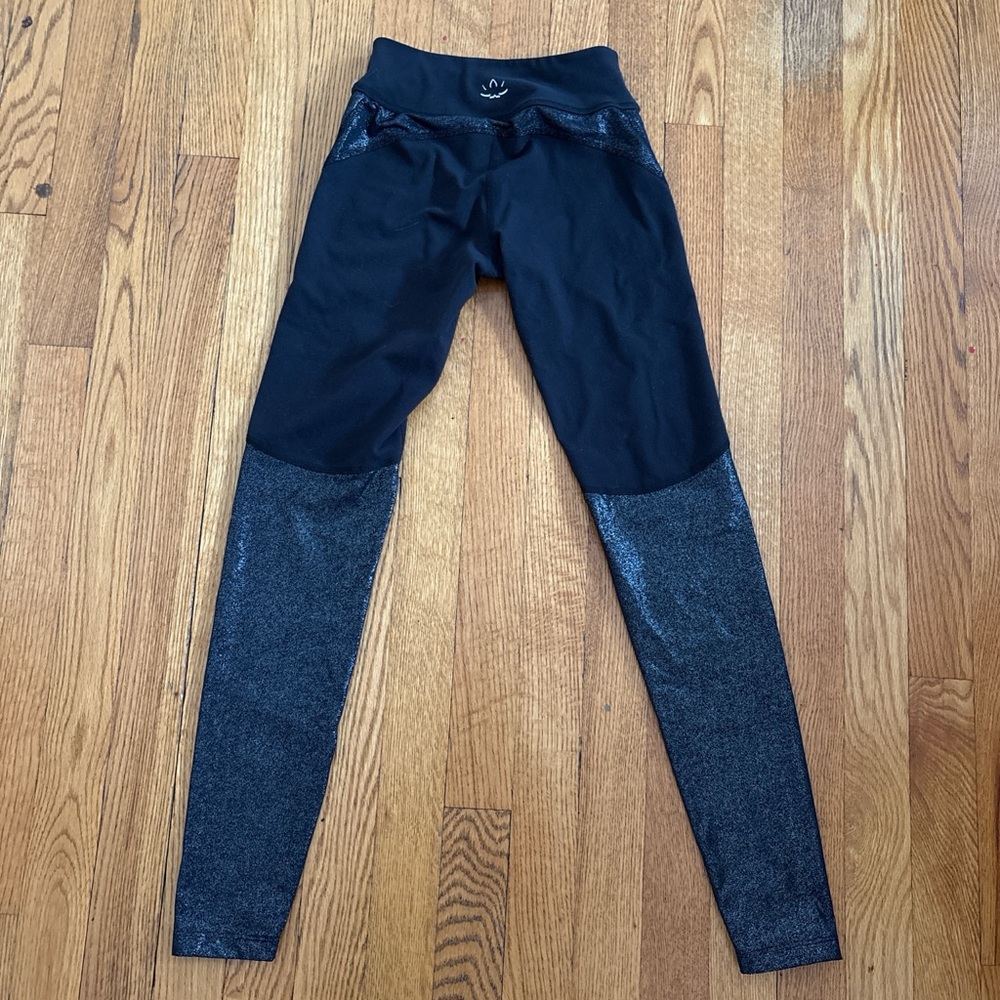 Beyond Yoga Black and Silver Leggings - Picture 6 of 6